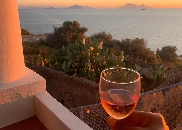 Luna Rossa 3* Ginostra