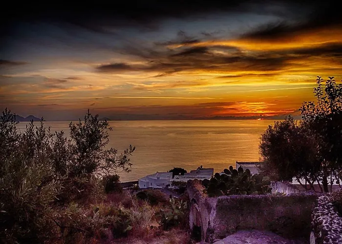 Luna Rossa Pensión 3*